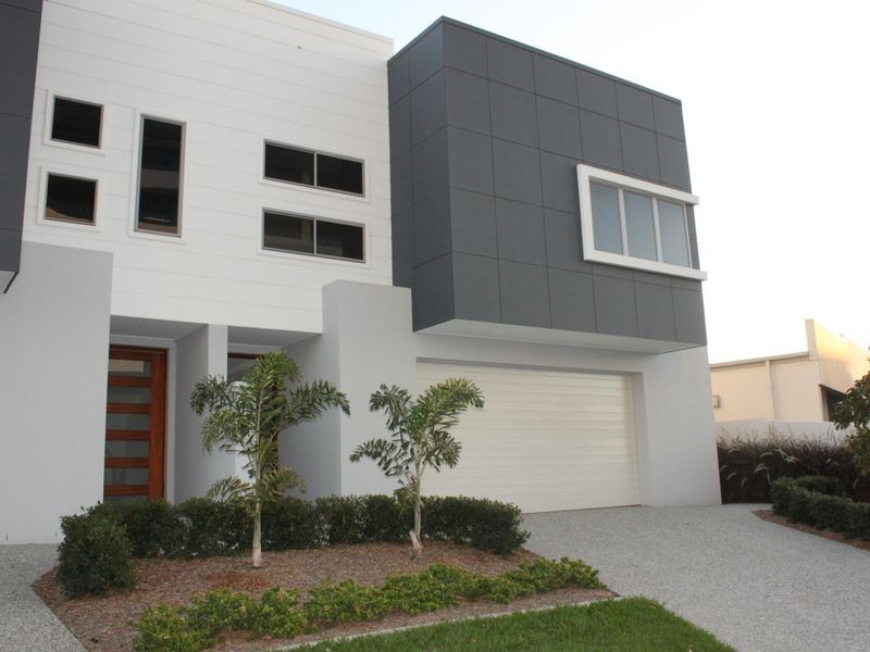 18B Compass Drive, Biggera Waters QLD 4216