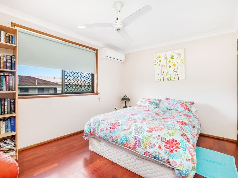 1 & 2/58 Imperial Parade, Labrador QLD 4215