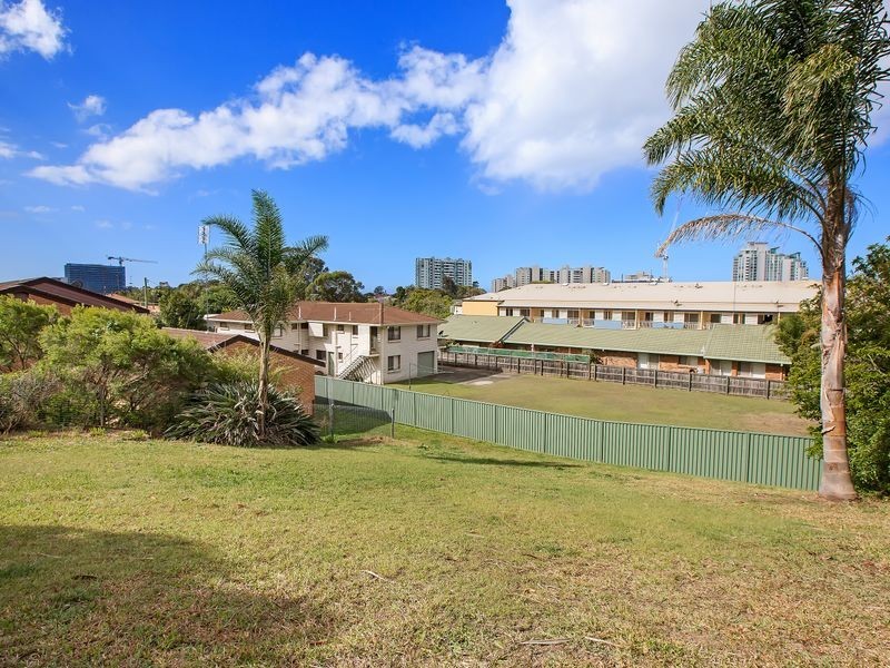 1 & 2/58 Imperial Parade, Labrador QLD 4215