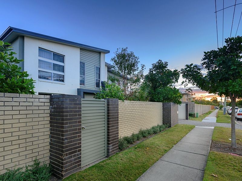 1/136 Central Street, Labrador QLD 4215