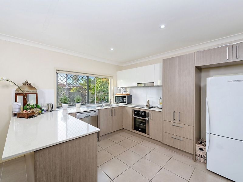 1/136 Central Street, Labrador QLD 4215