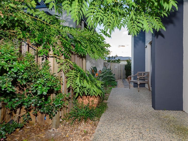 1/136 Central Street, Labrador QLD 4215