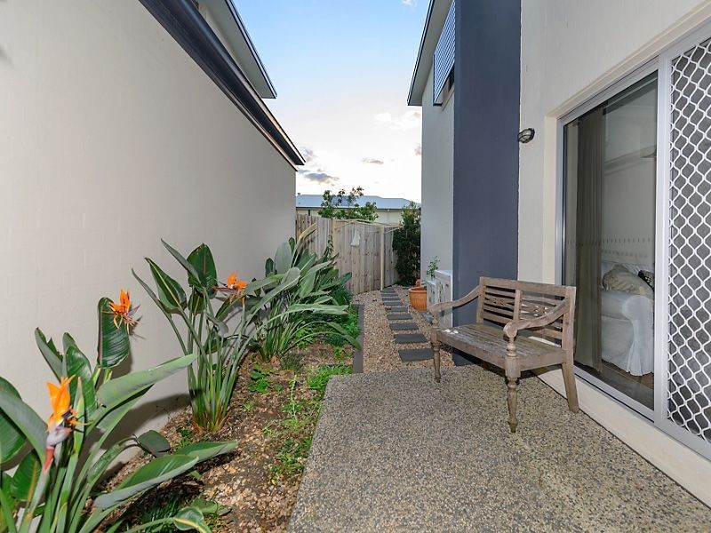 1/136 Central Street, Labrador QLD 4215