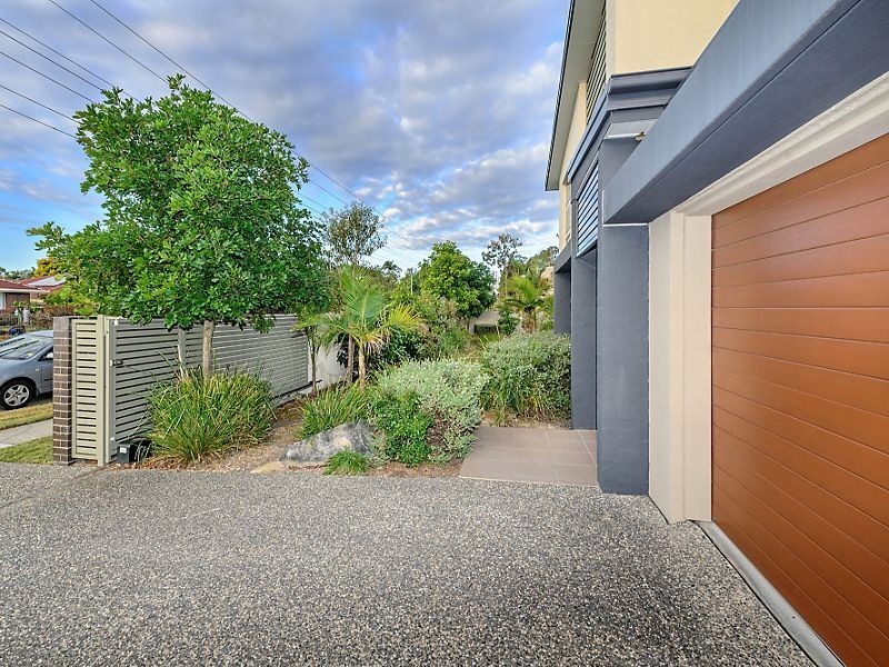 1/136 Central Street, Labrador QLD 4215