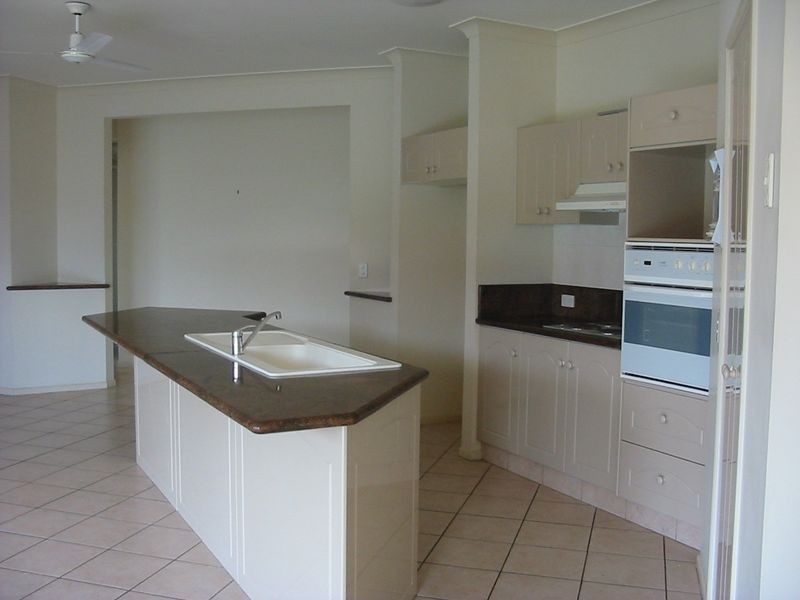 20 Arun Drive, Arundel QLD 4214