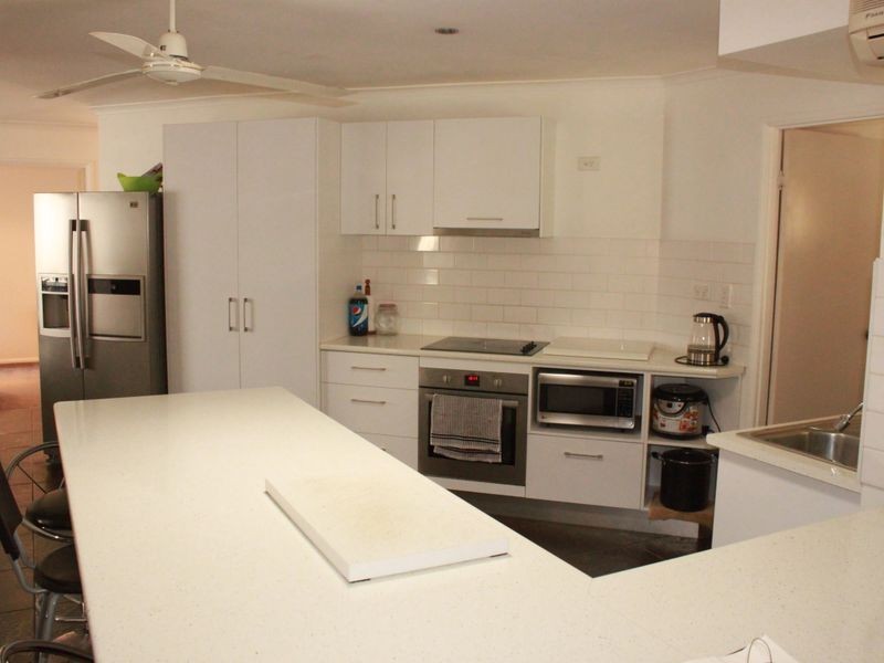 14 Ballybunion Drive, Parkwood QLD 4214