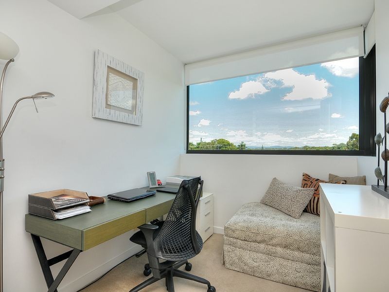 3301/323 Bayview Street, Runaway Bay QLD 4216