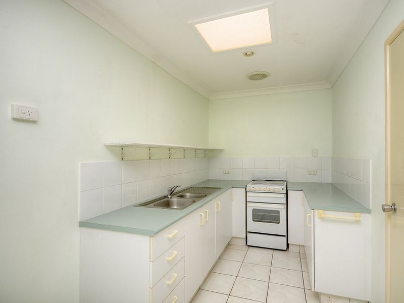 2/7 Hill Court, Labrador QLD 4215