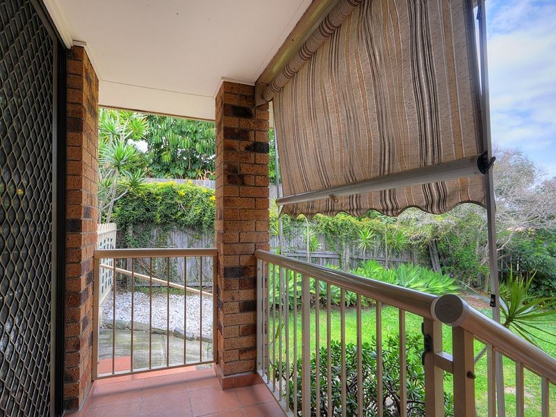 2/7 Hill Court, Labrador QLD 4215