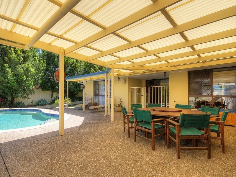16 Warrawee Avenue, Ashmore QLD 4214