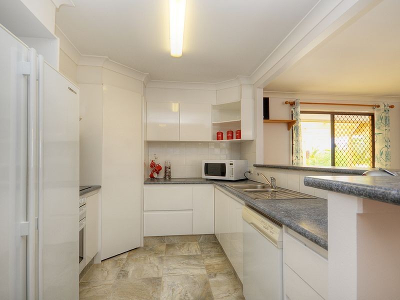 16 Warrawee Avenue, Ashmore QLD 4214