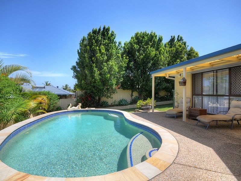 16 Warrawee Avenue, Ashmore QLD 4214