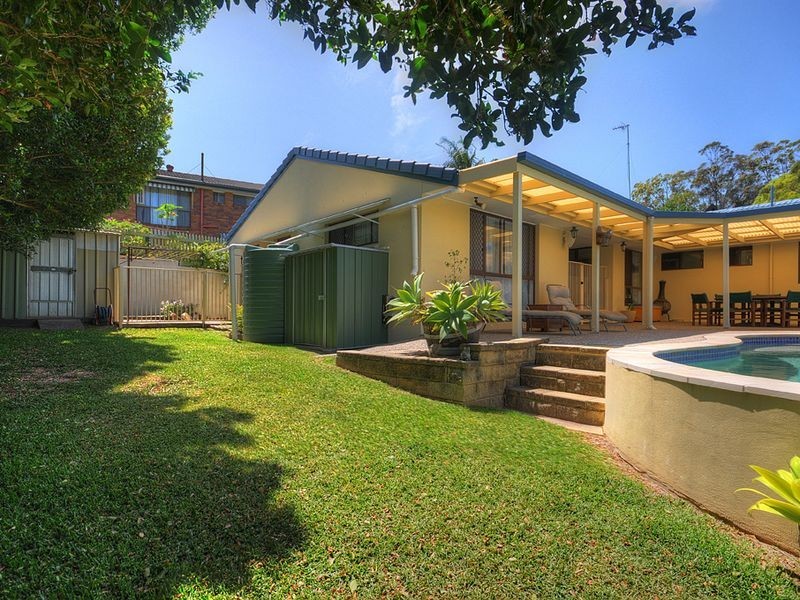 16 Warrawee Avenue, Ashmore QLD 4214
