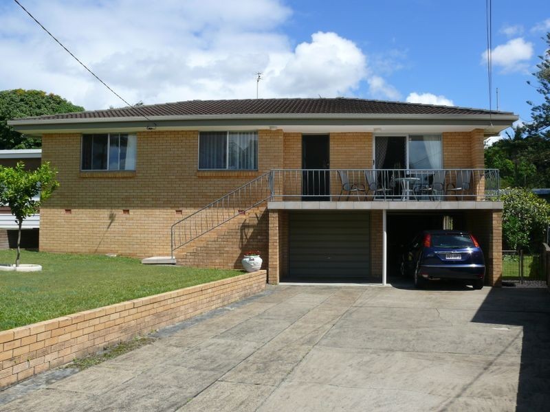 17 The Glade, Labrador QLD 4215