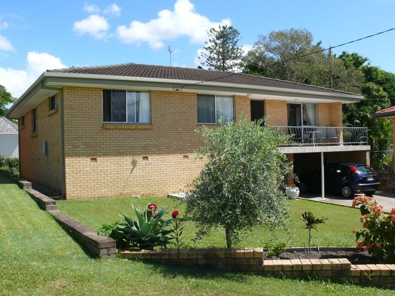 17 The Glade, Labrador QLD 4215