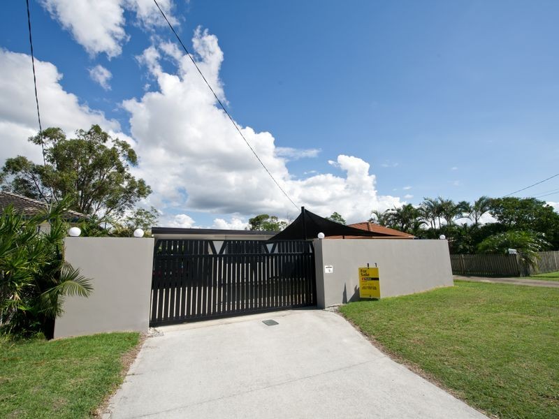 16 Medika Street, Runaway Bay QLD 4216