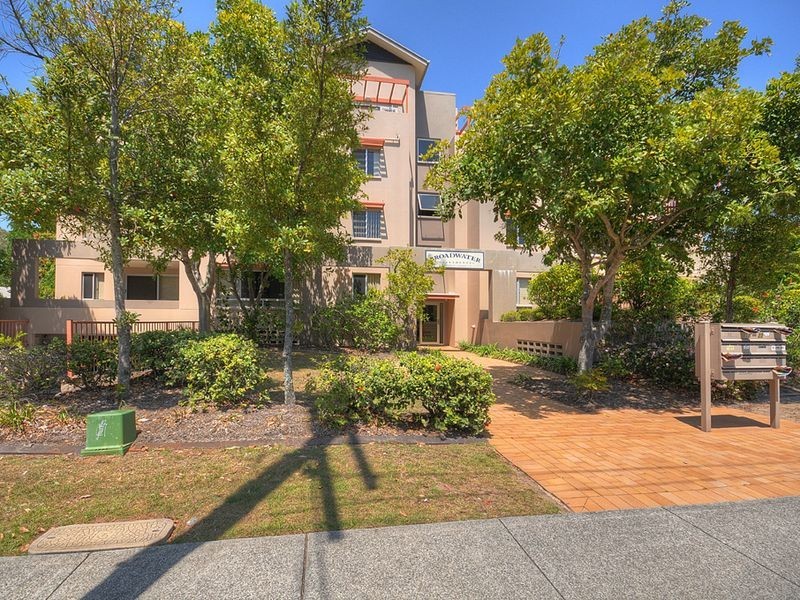 10/18 Parker Street, Labrador QLD 4215