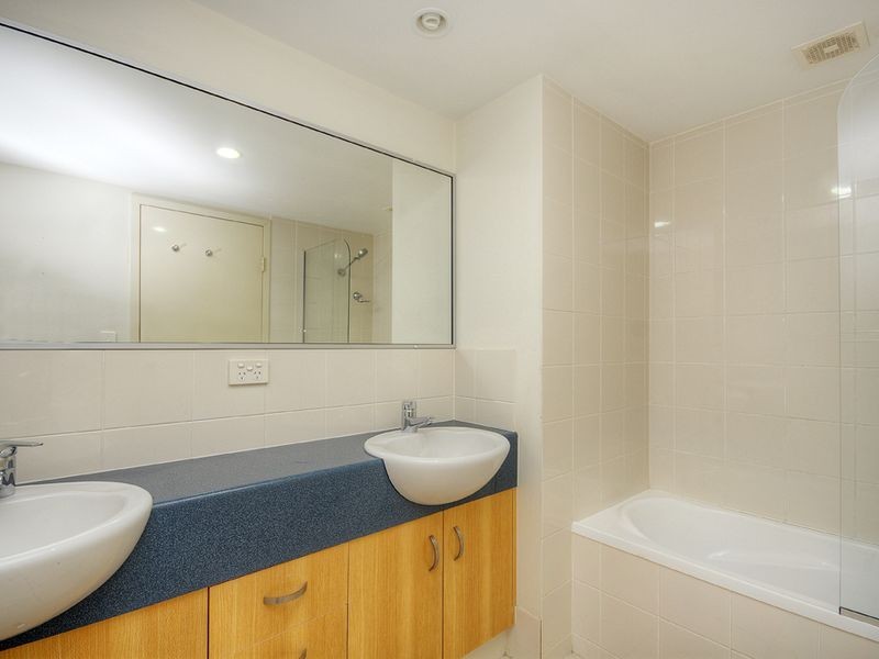 10/18 Parker Street, Labrador QLD 4215