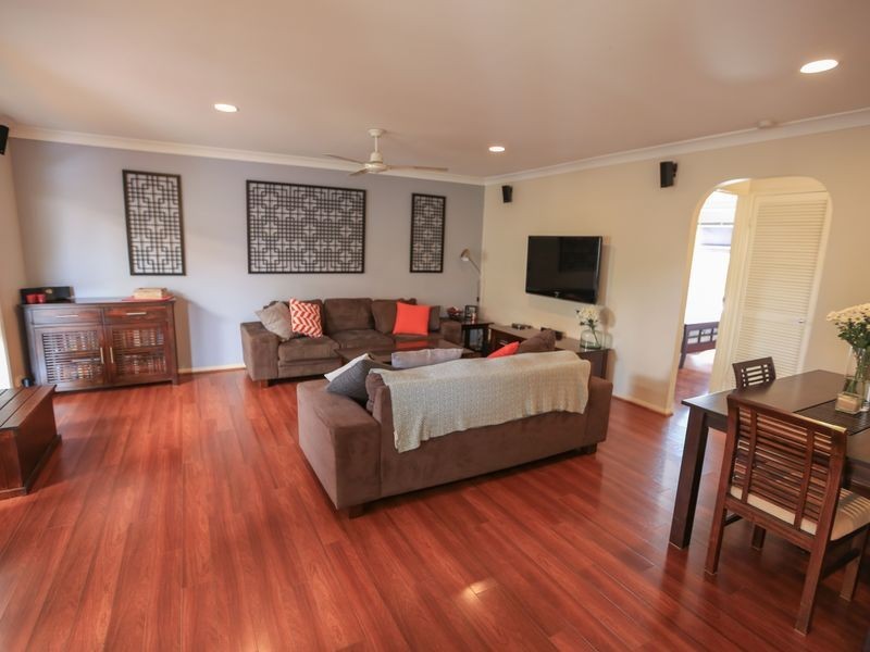 2/11 Liam Court, Labrador QLD 4215