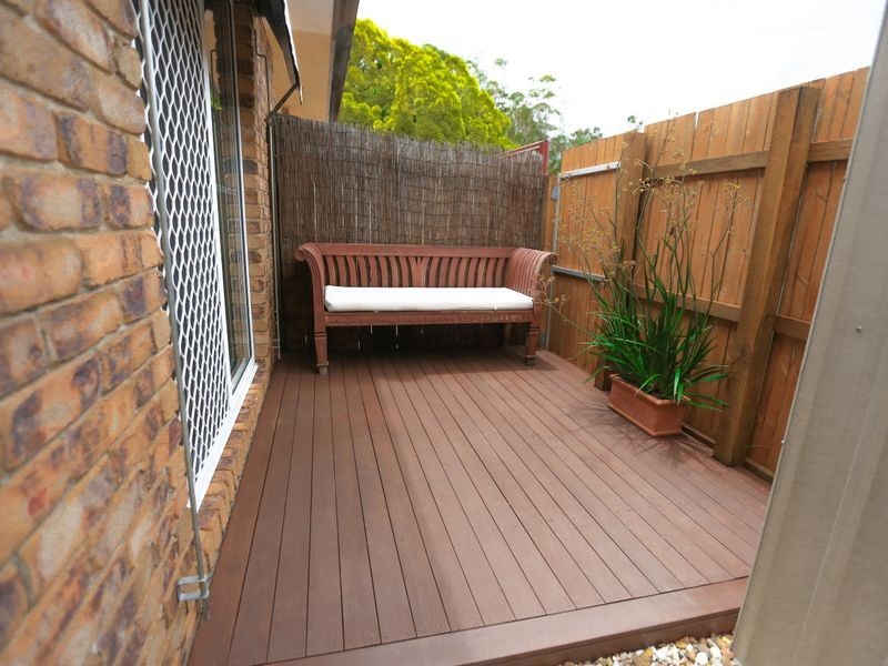 2/11 Liam Court, Labrador QLD 4215