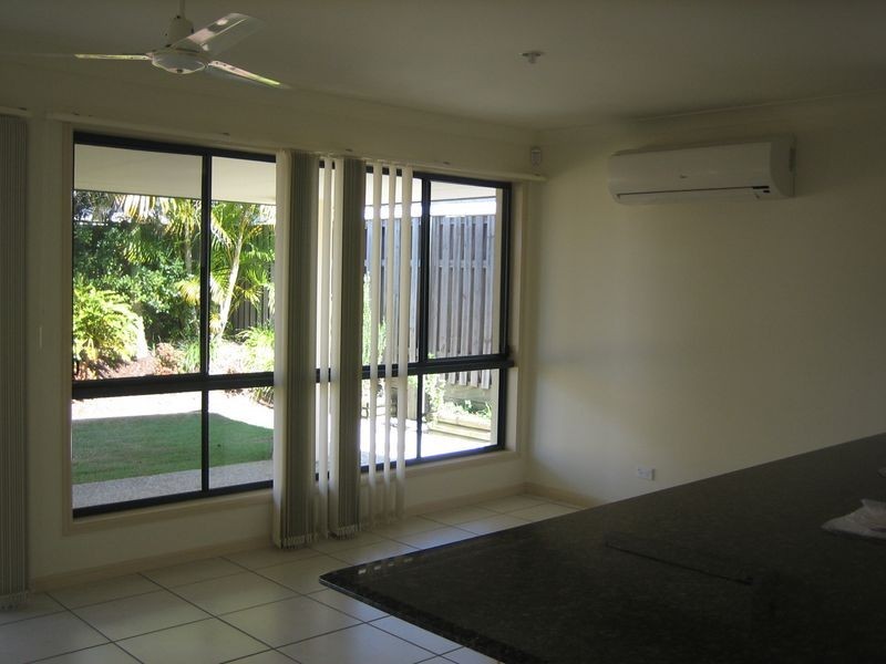 15 Pandora Crescent, Pacific Pines QLD 4211