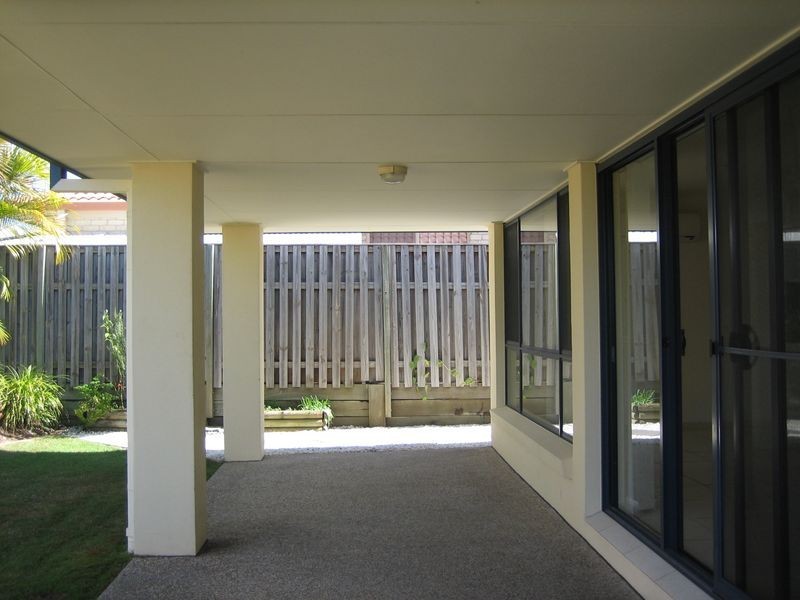 15 Pandora Crescent, Pacific Pines QLD 4211