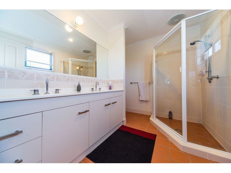 4 West Mountain Court, Parkwood QLD 4214