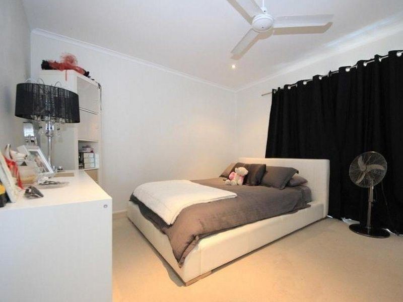 7/4 Sunshine Court, Labrador QLD 4215