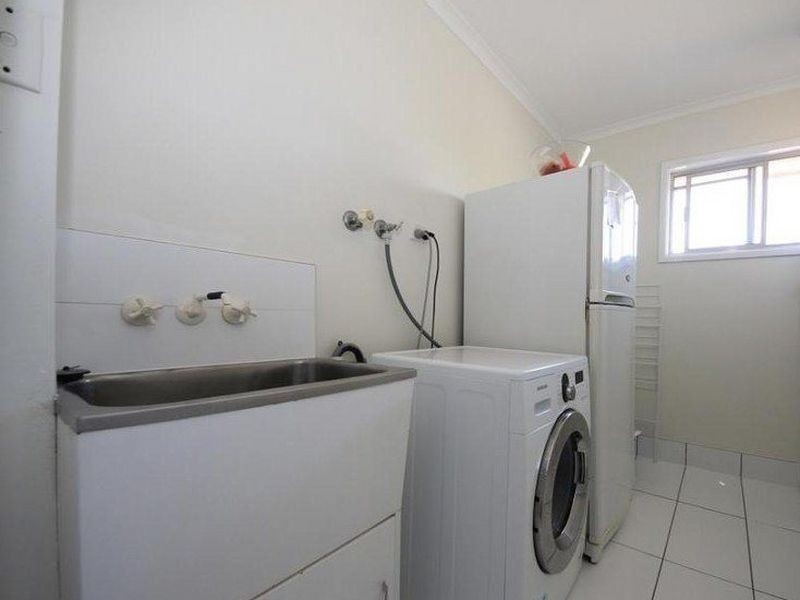 7/4 Sunshine Court, Labrador QLD 4215