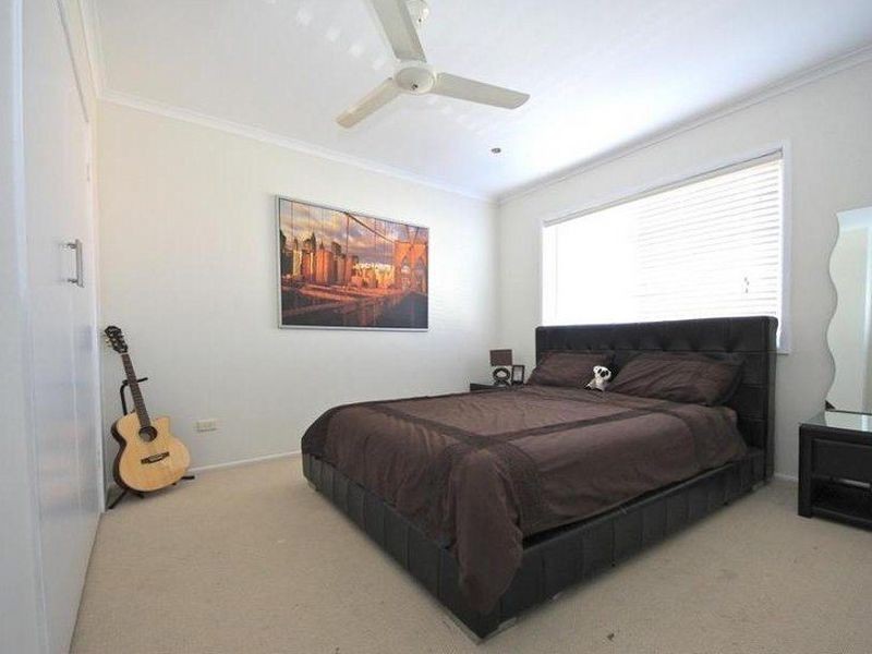 7/4 Sunshine Court, Labrador QLD 4215