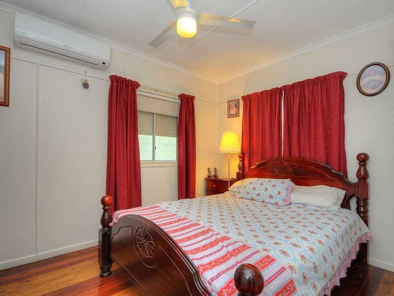 33 Heydon Avenue, Labrador QLD 4215