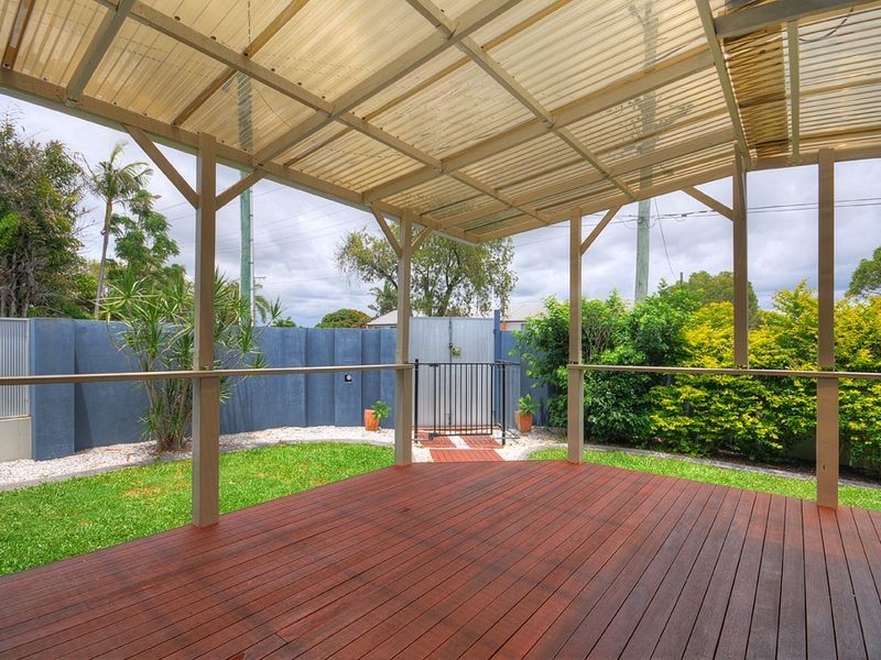 33 Heydon Avenue, Labrador QLD 4215