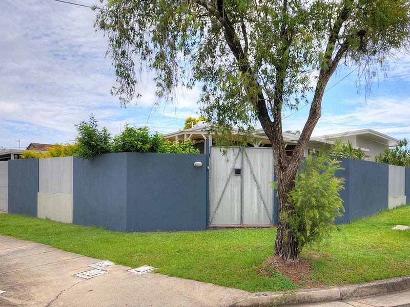 33 Heydon Avenue, Labrador QLD 4215