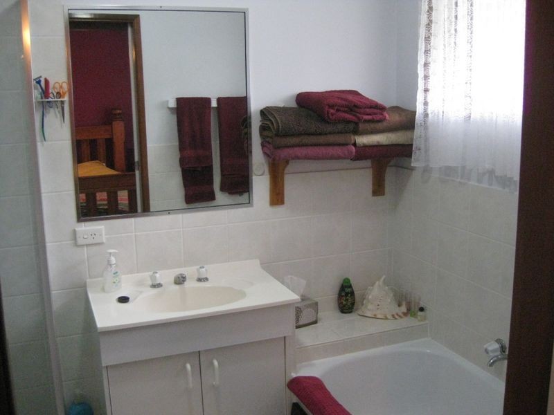 1/7 Ruth Anne Close, Labrador QLD 4215