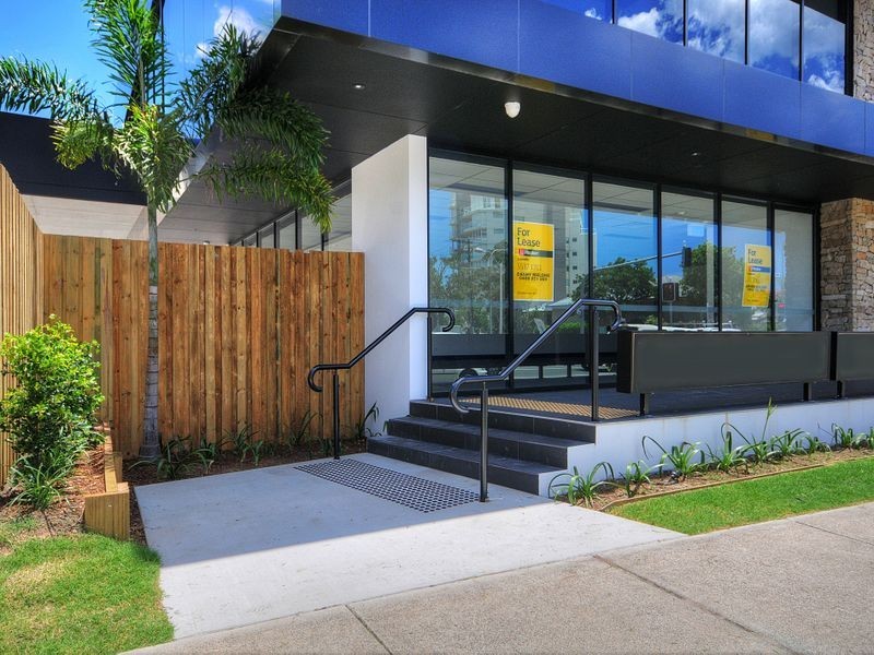 2/64 Frank Street, Labrador QLD 4215