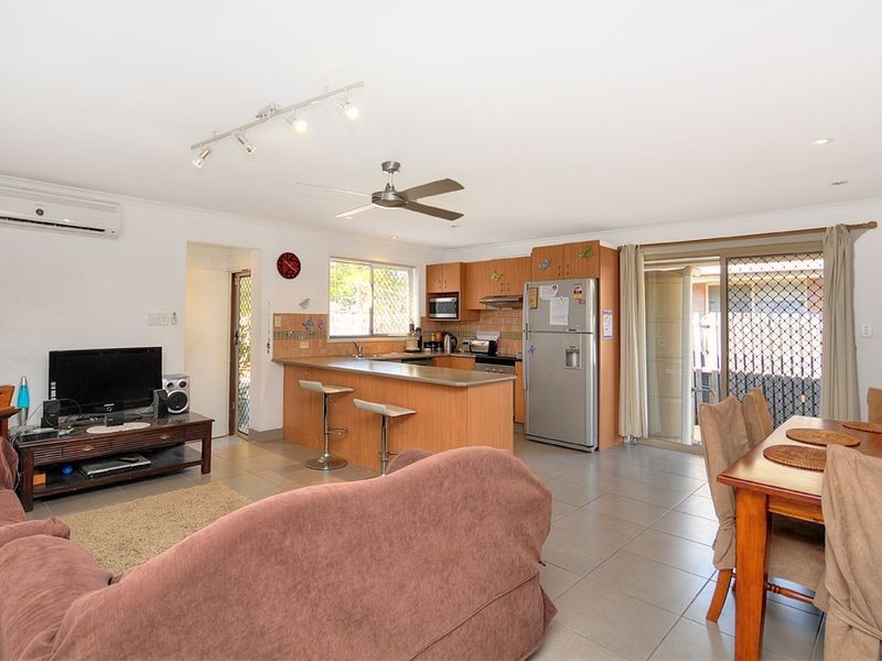 1/144 Kumbari Avenue, Labrador QLD 4215