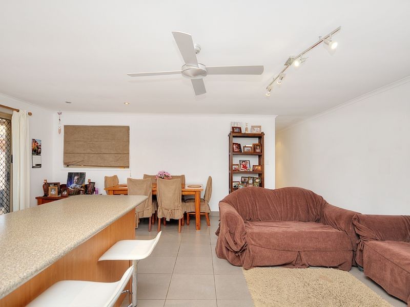 1/144 Kumbari Avenue, Labrador QLD 4215