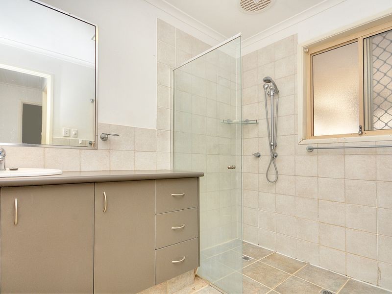 1/144 Kumbari Avenue, Labrador QLD 4215