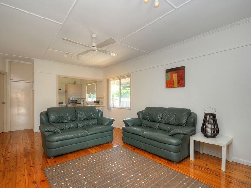 39 Robert Street, Labrador QLD 4215