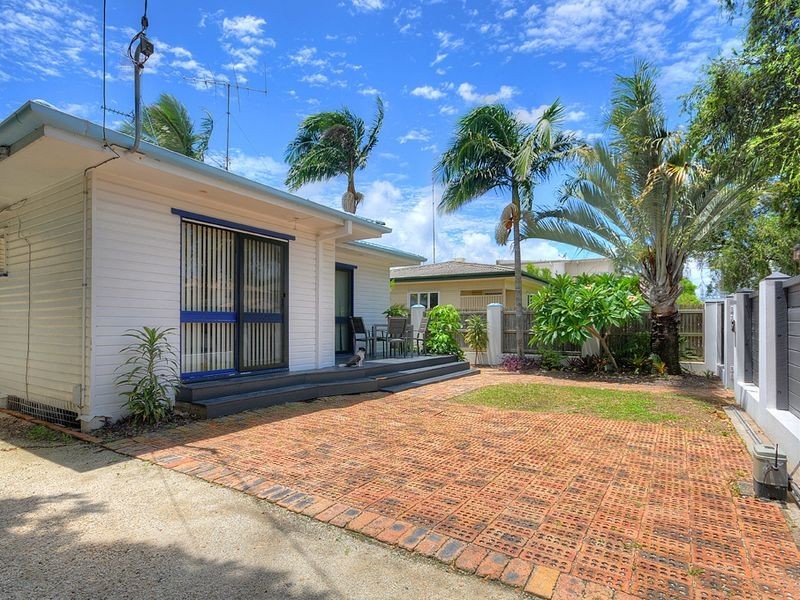 39 Robert Street, Labrador QLD 4215