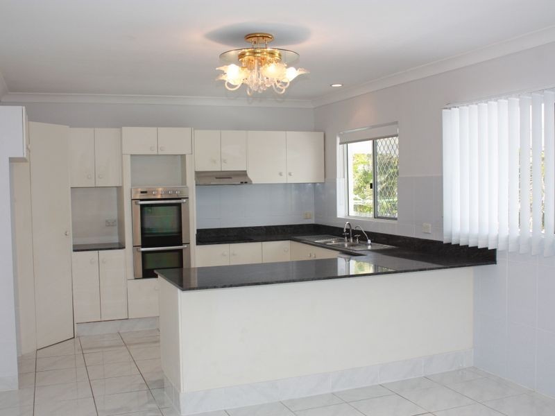 32 Numeralla Avenue, Ashmore QLD 4214