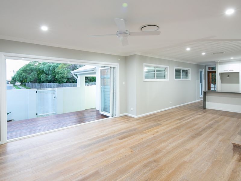3/5 Sunshine Court, Labrador QLD 4215