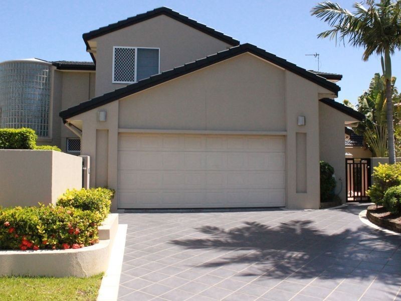 25 Daru Avenue, Runaway Bay QLD 4216