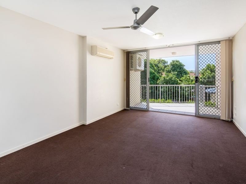 9/8-12 Proud Street, Labrador QLD 4215