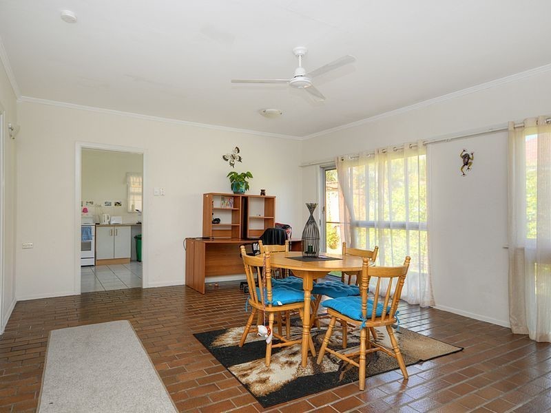 35 Back Street, Biggera Waters QLD 4216