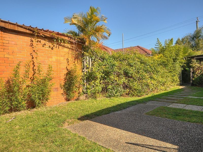 35 Back Street, Biggera Waters QLD 4216