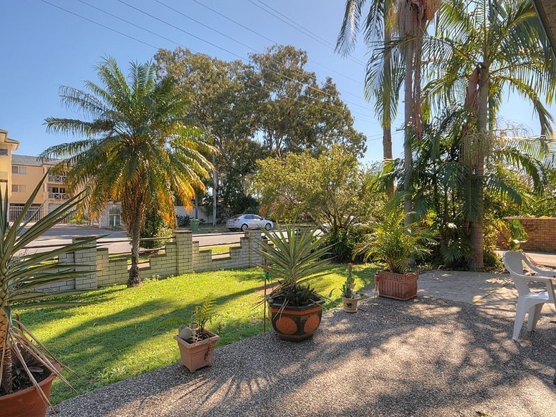 35 Back Street, Biggera Waters QLD 4216