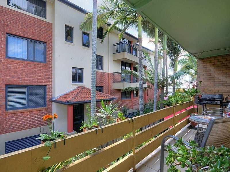 7/272 Marine Parade, Labrador QLD 4215