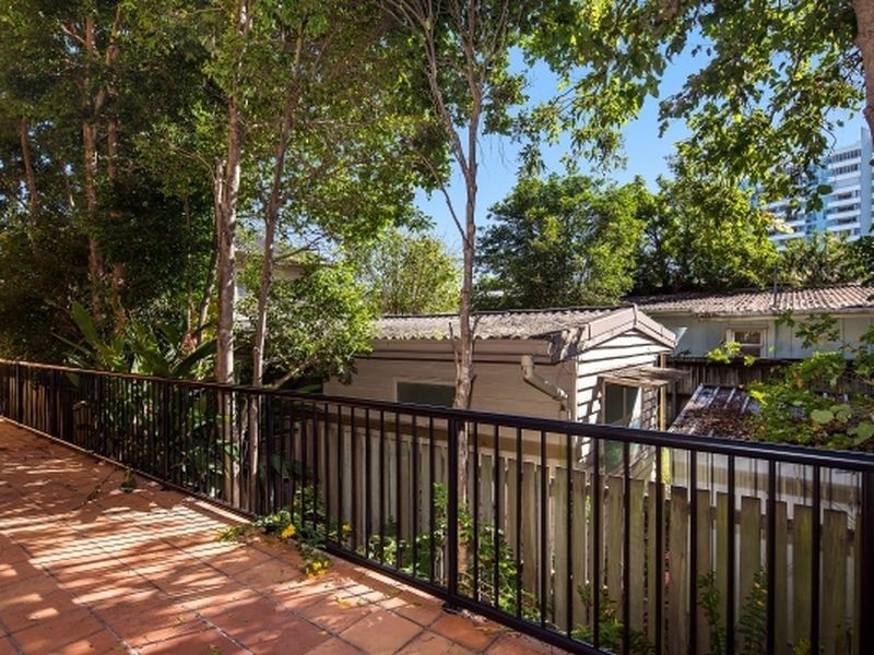 3/143 Frank Street, Labrador QLD 4215