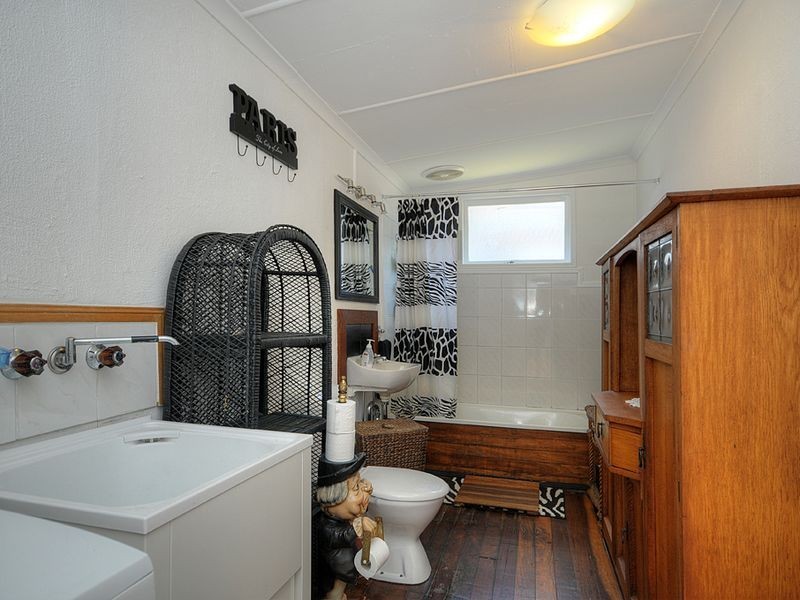 65 Central Street, Labrador QLD 4215